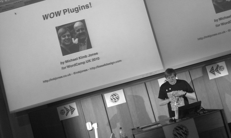 Me speaking at WordCamp UK 2010 - Photo copyright Dickie Dooda